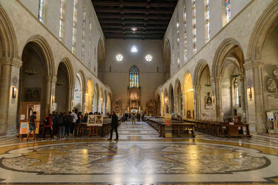 082 - Italia - Nápoles - basílica y convento de Santa Clara - basílica.jpg